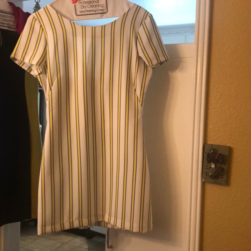 Yellow/white dress